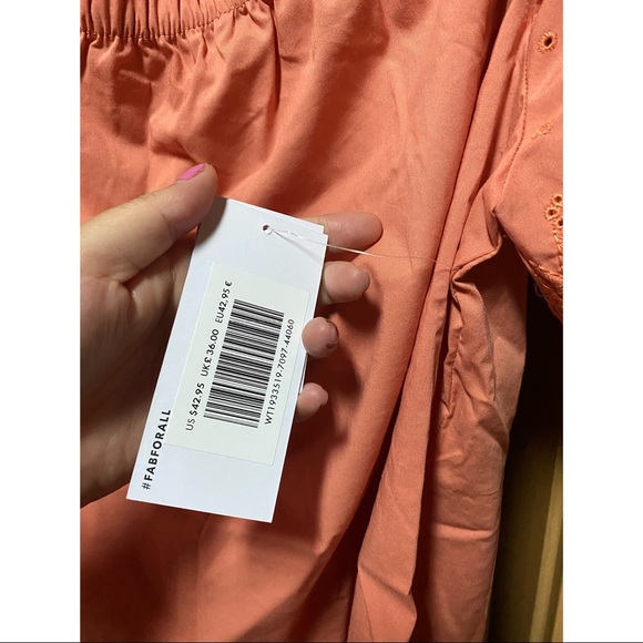 JustFab Off shoulder Top - New - Picture 5 of 8